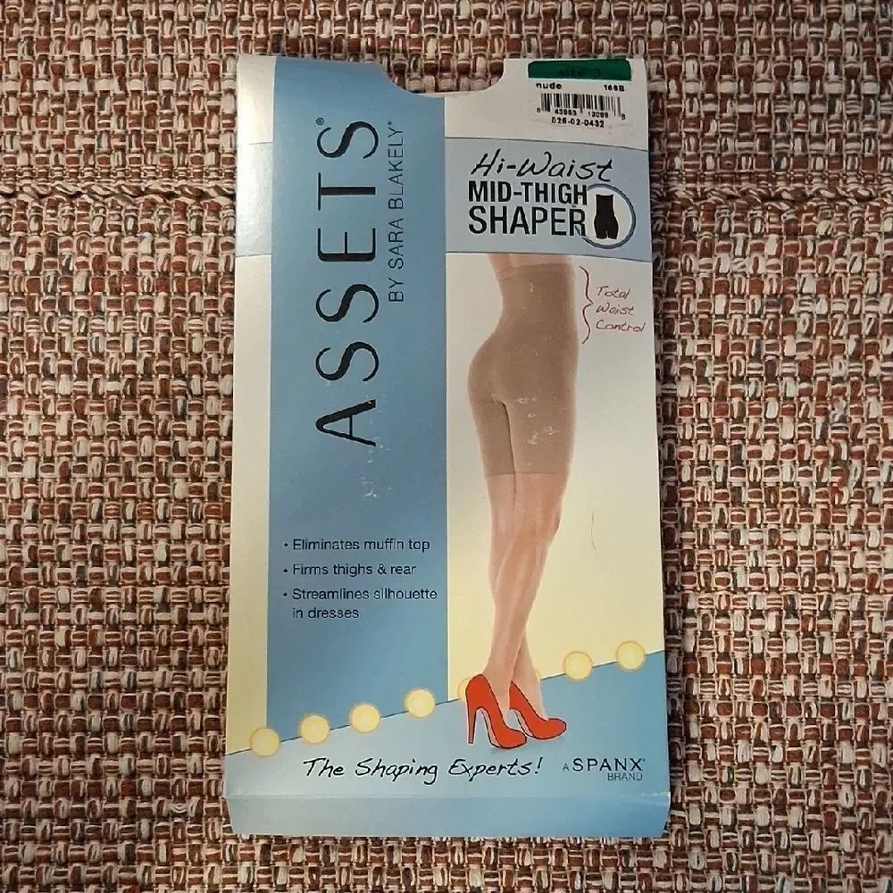 ASSETS by Sara Blakely Hi-Waist Mid-Thigh Shaper in Nude. Size 3 New